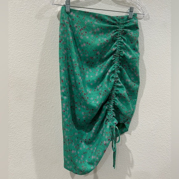 Lovers + Friends Parakeet Green Daisy Ditzy Floral Cam Ruched Midi Skirt Size XS - Picture 2 of 13